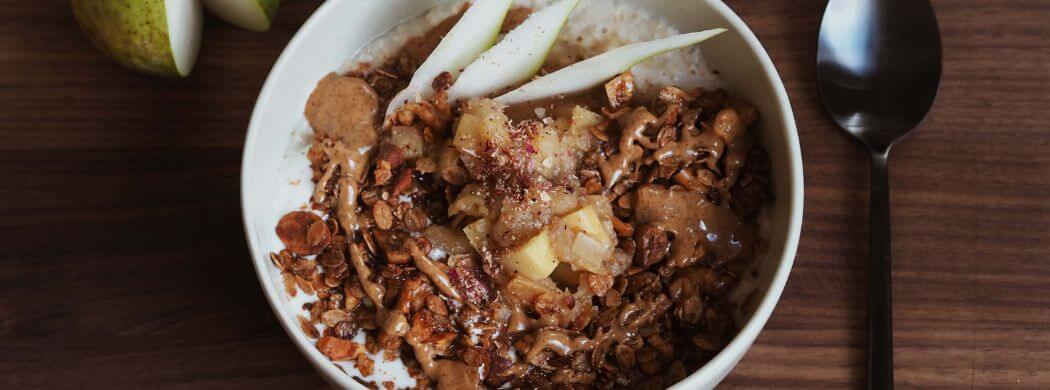 Tahini Granola | Frühstück | Müsli | Apfelkompott | Wunschleder