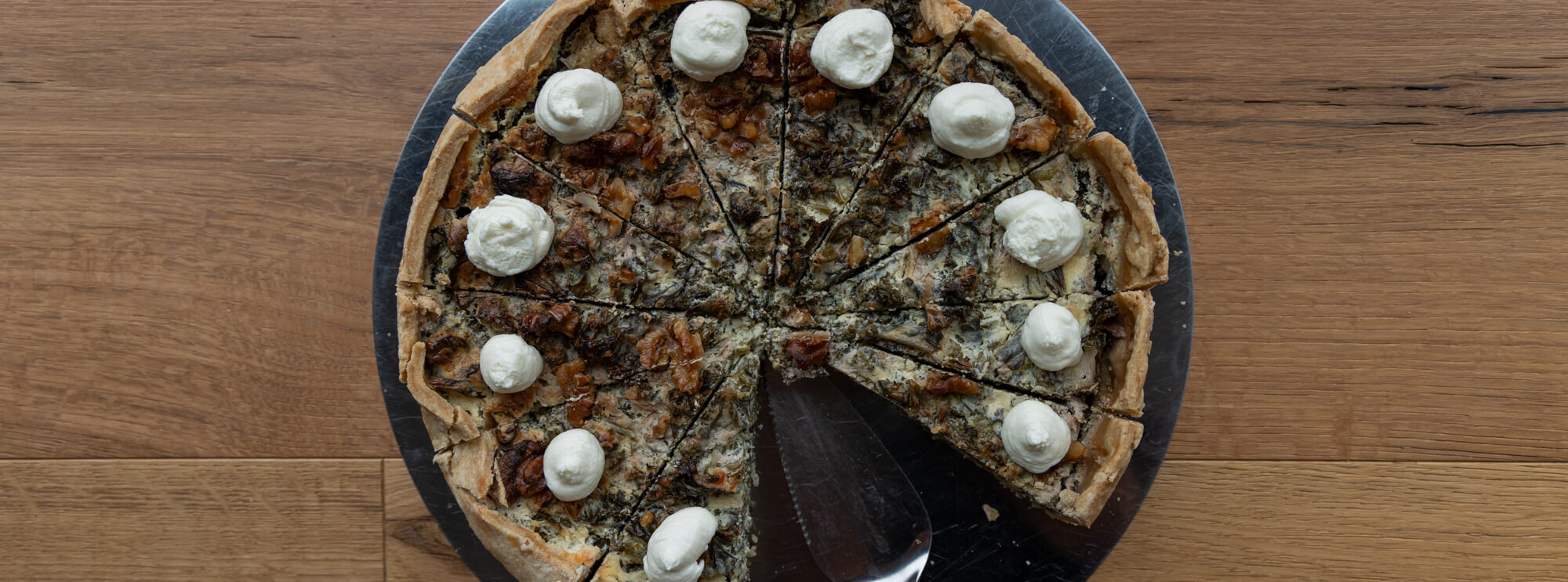 Grünkohlquiche, Fetacreme, Whipped Feta